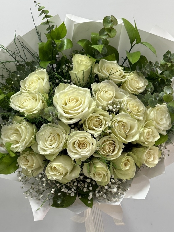 20 İthal Beyaz Gül Buketi